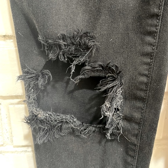 American Eagle Outfitters Black Ne(x)t Level Stretch Distressed Jeans Blown Knee - Picture 5 of 12